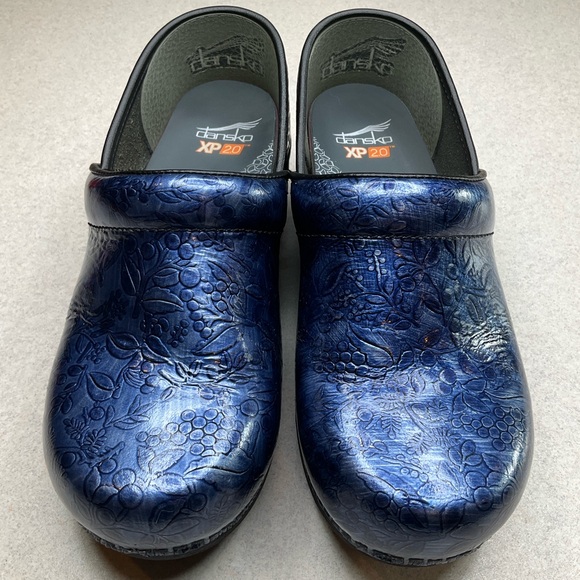 Dansko XP 2.0 Professional Clog 37 Patent Navy Blue Embossed Floral - Picture 3 of 10